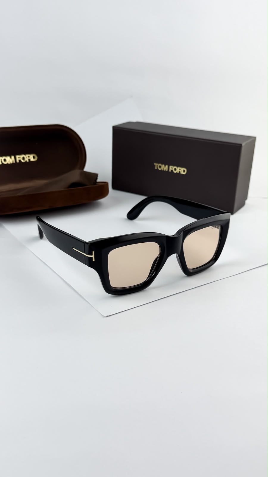 *TOMFORD BLACK PINK 184🔥🔥🔥ONE OF THE MOST DEMANDING ARTICLE THIS TIME🔥🔥🔥*