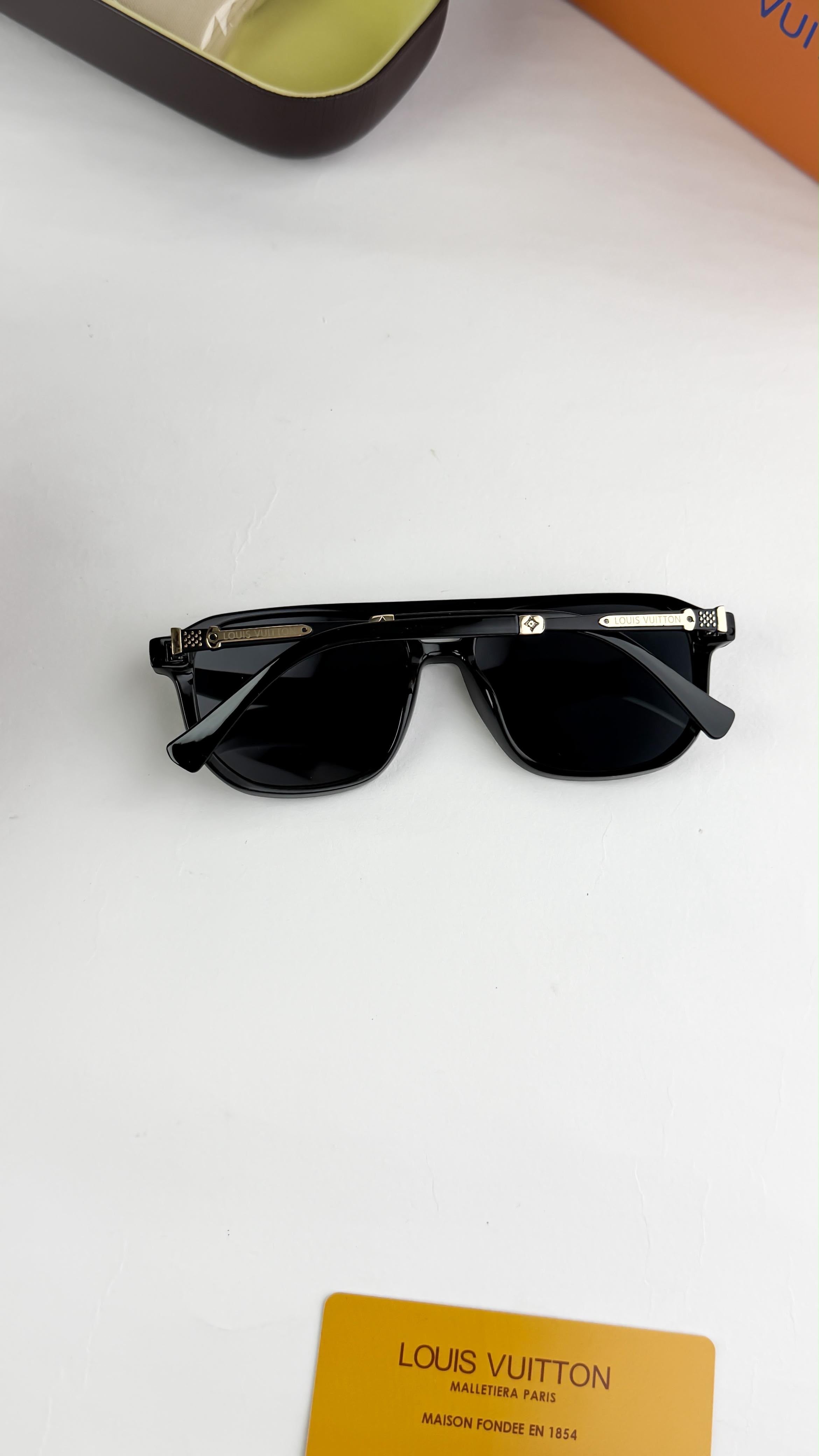 *LOUIS VUITTON BLACK 1049ðŸ”¥ðŸ”¥ðŸ”¥*