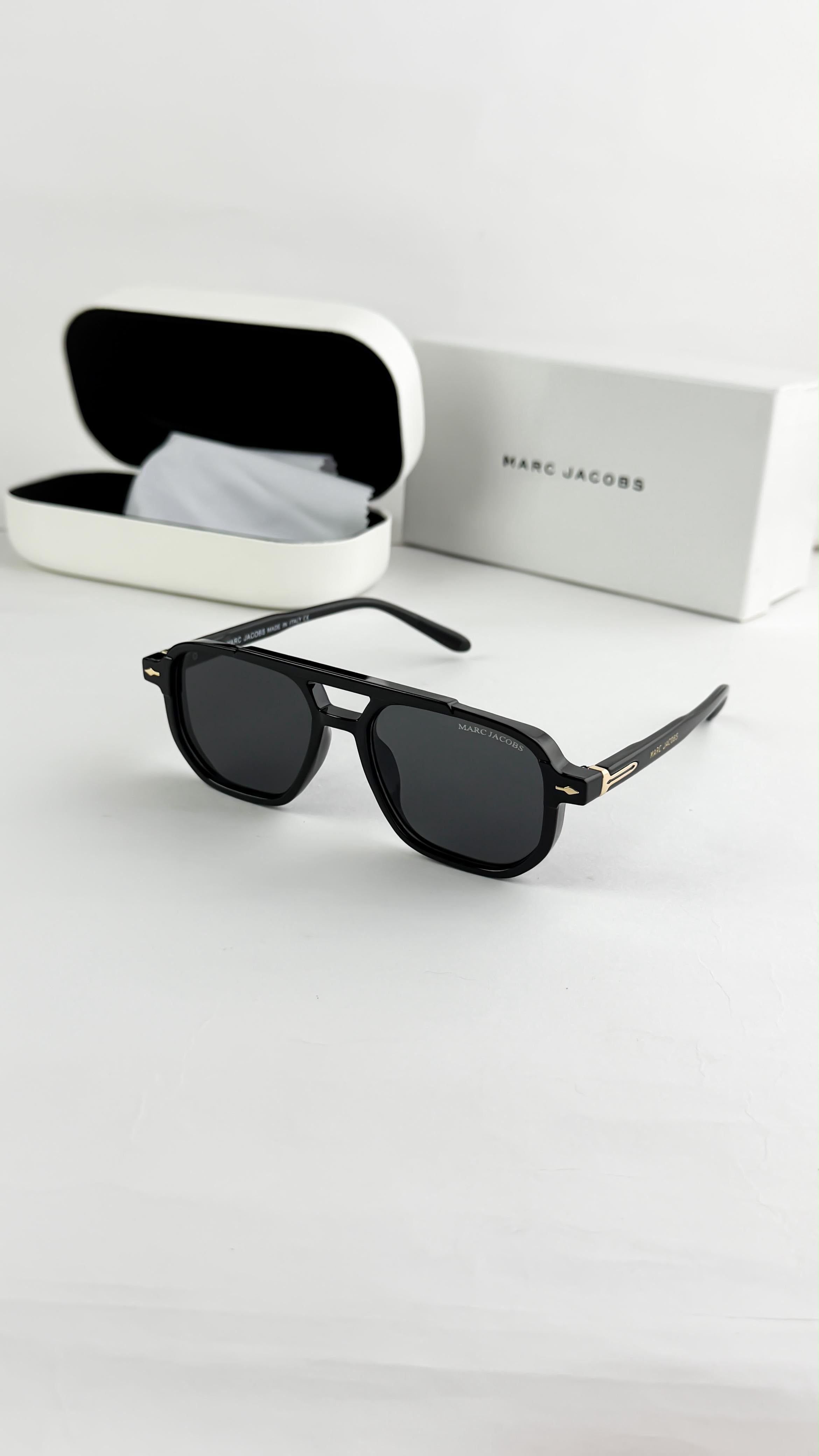 *MARC JACOBS BLACK 11-36ðŸ”¥ðŸ”¥ðŸ”¥FULL DEMANDING ARTICLE ðŸ¥µðŸ¥µðŸ¥µ*