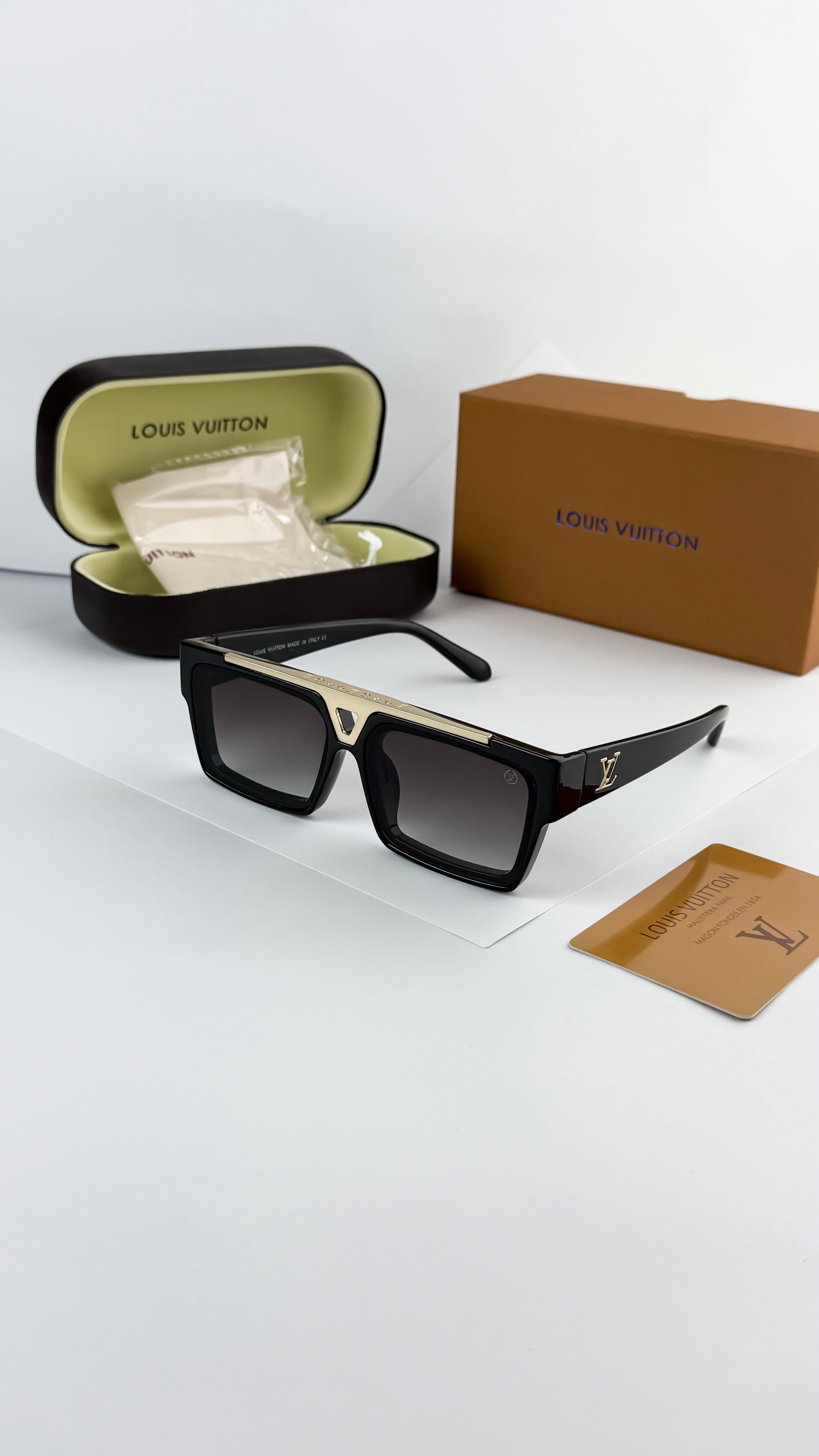 *LOUIS VUITTON BLACK SHADED 1984ðŸ”¥ðŸ”¥ðŸ”¥*