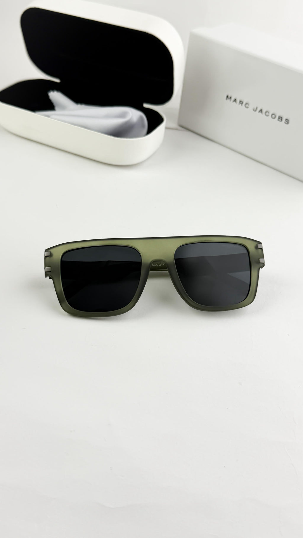 *MARC JACOBS GREEN 1004ðŸ”¥ðŸ”¥ðŸ”¥*