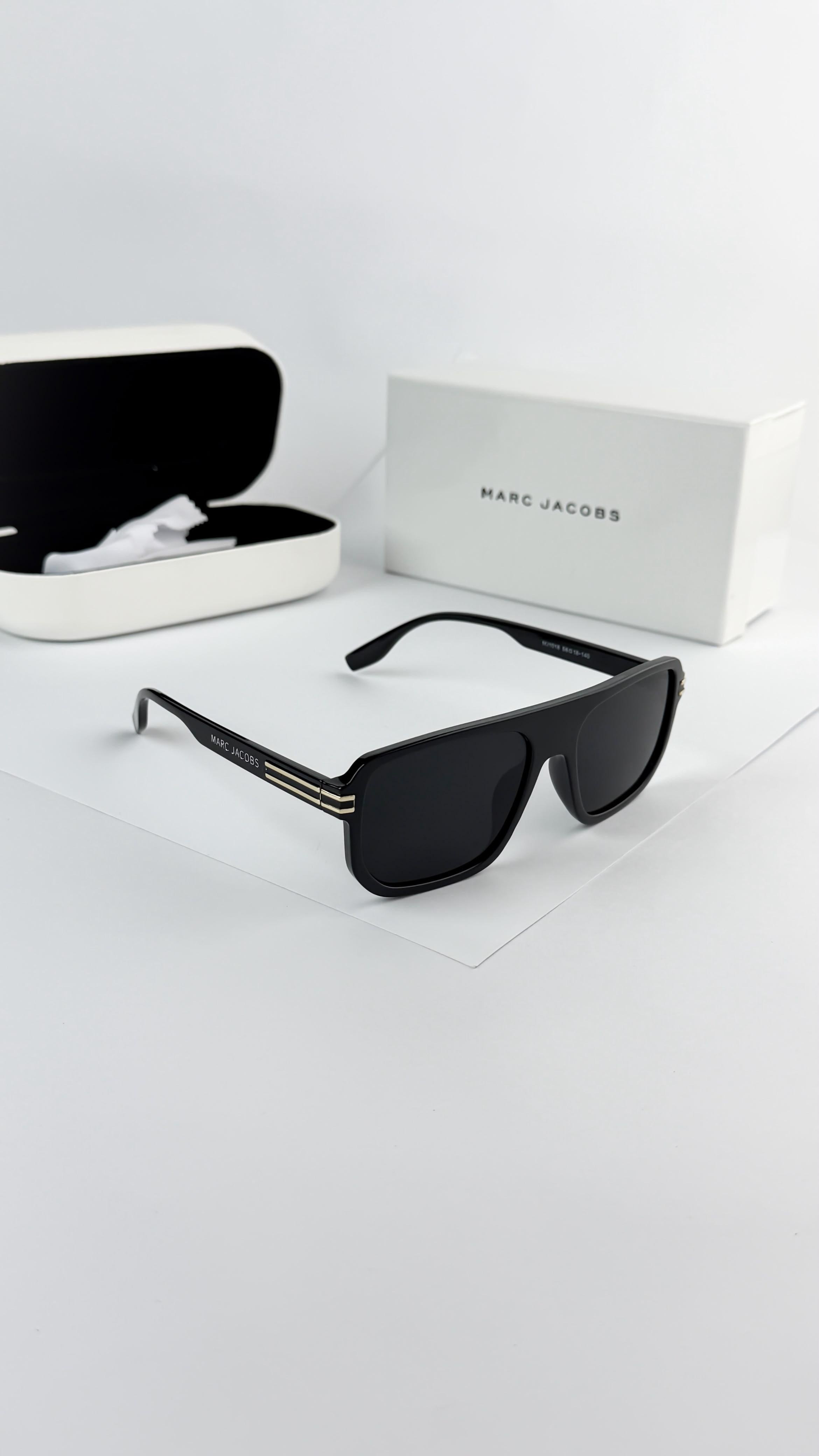 *MARC JACOBS BLACK 1018ðŸ”¥ðŸ”¥ðŸ”¥*