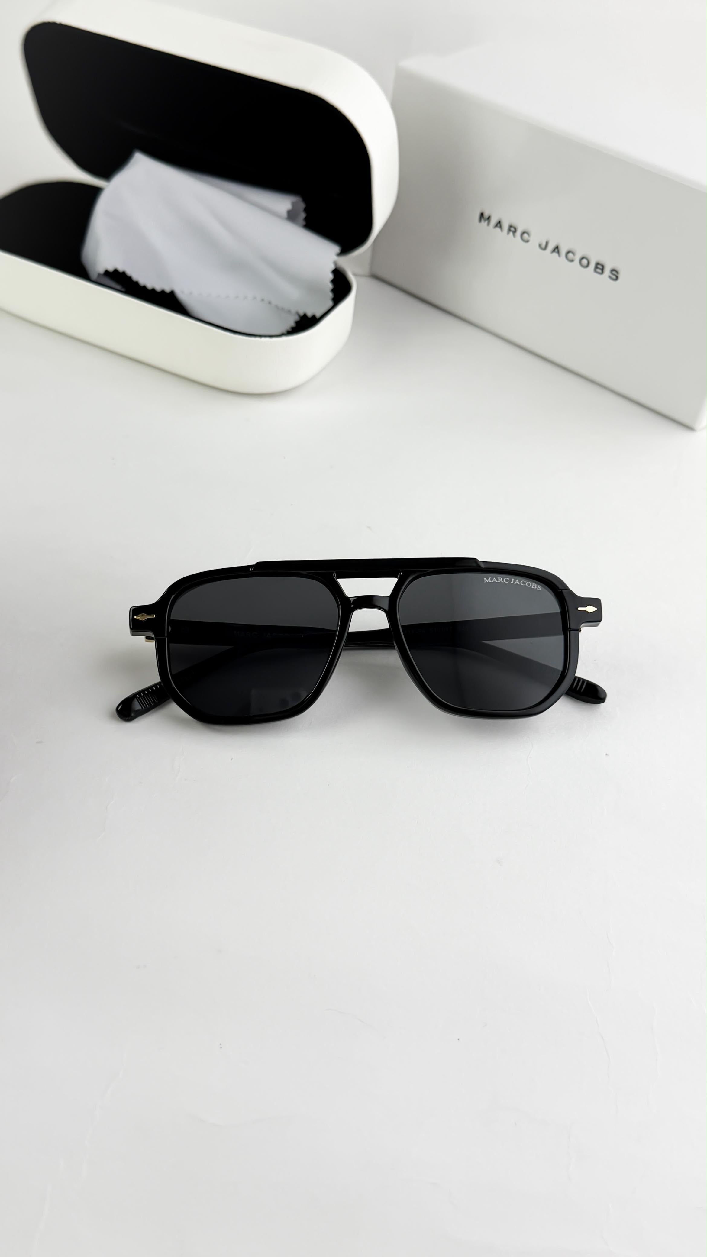 *MARC JACOBS BLACK 11-36ðŸ”¥ðŸ”¥ðŸ”¥FULL DEMANDING ARTICLE ðŸ¥µðŸ¥µðŸ¥µ*