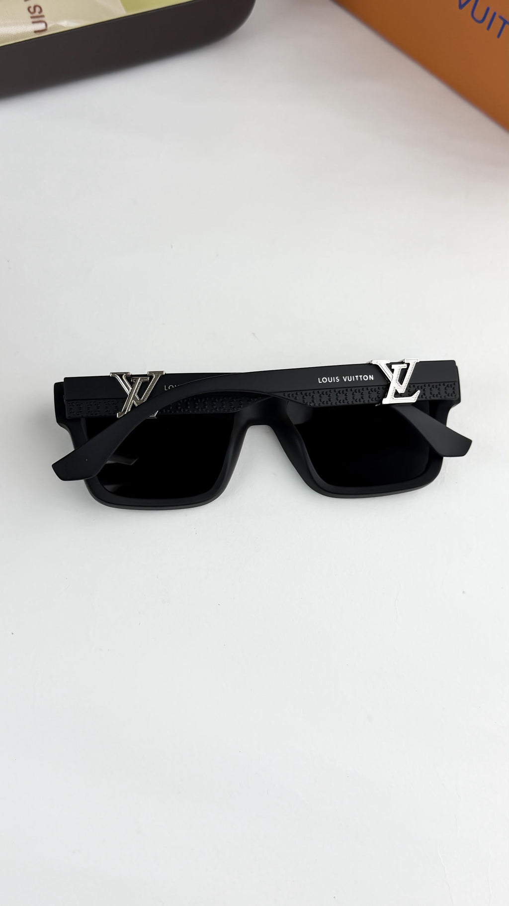 *LOUIS VUITTON BLACK 5113ðŸ”¥ðŸ”¥ðŸ”¥*