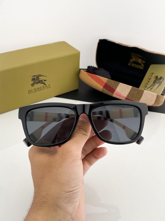 burberry-yellow-black