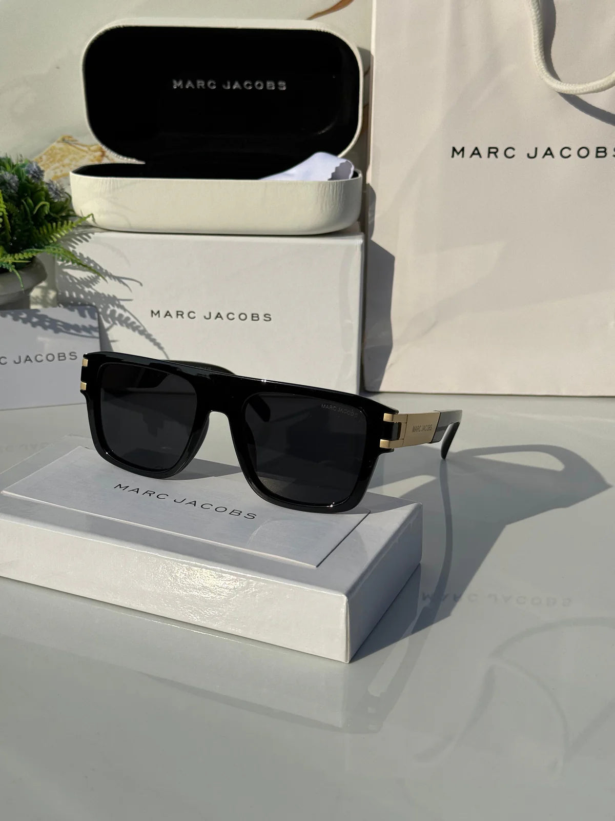 *Marc Jacobs 1004 Gold Black* 🔥
