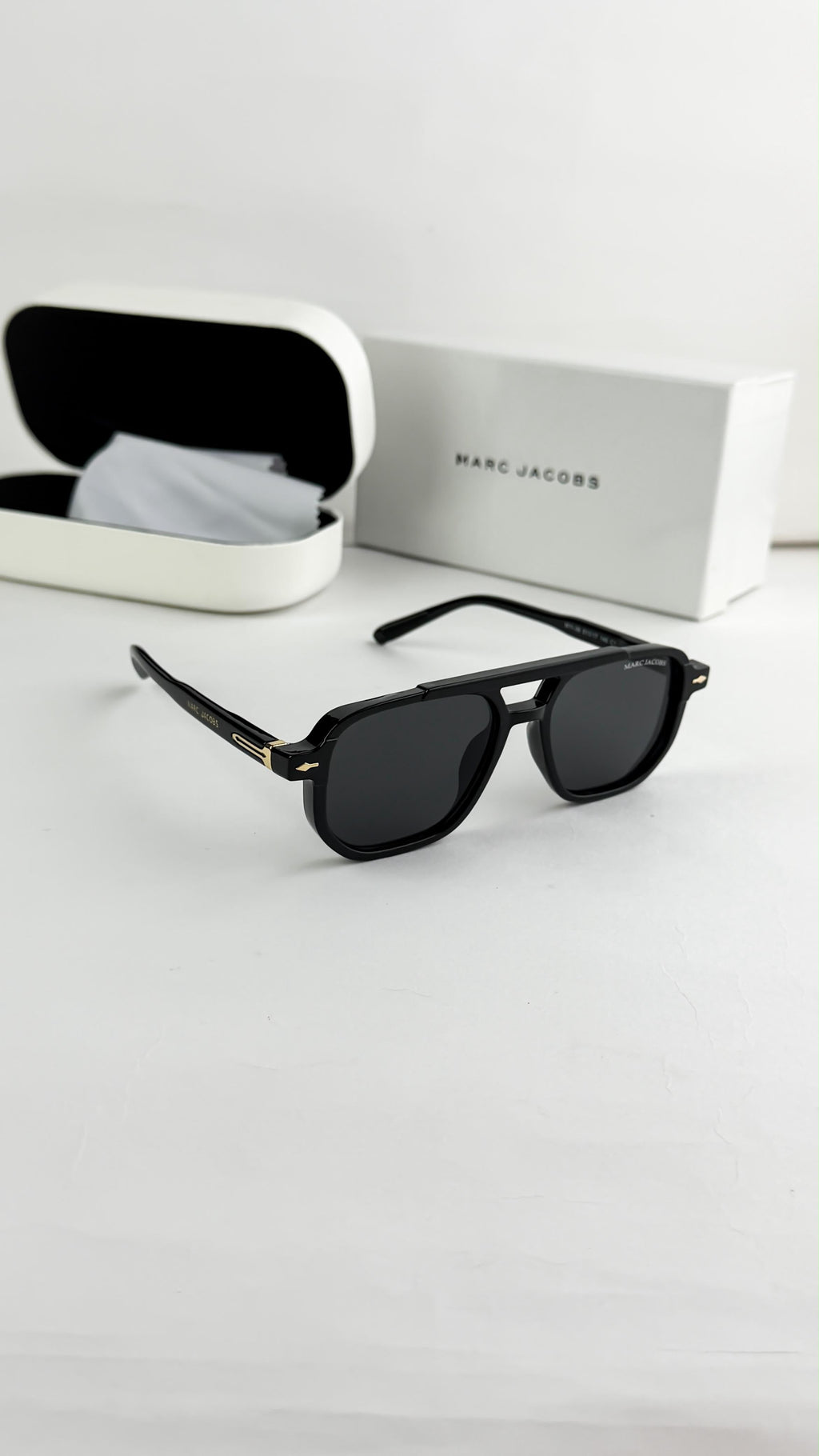 *MARC JACOBS BLACK 11-36ðŸ”¥ðŸ”¥ðŸ”¥FULL DEMANDING ARTICLE ðŸ¥µðŸ¥µðŸ¥µ*