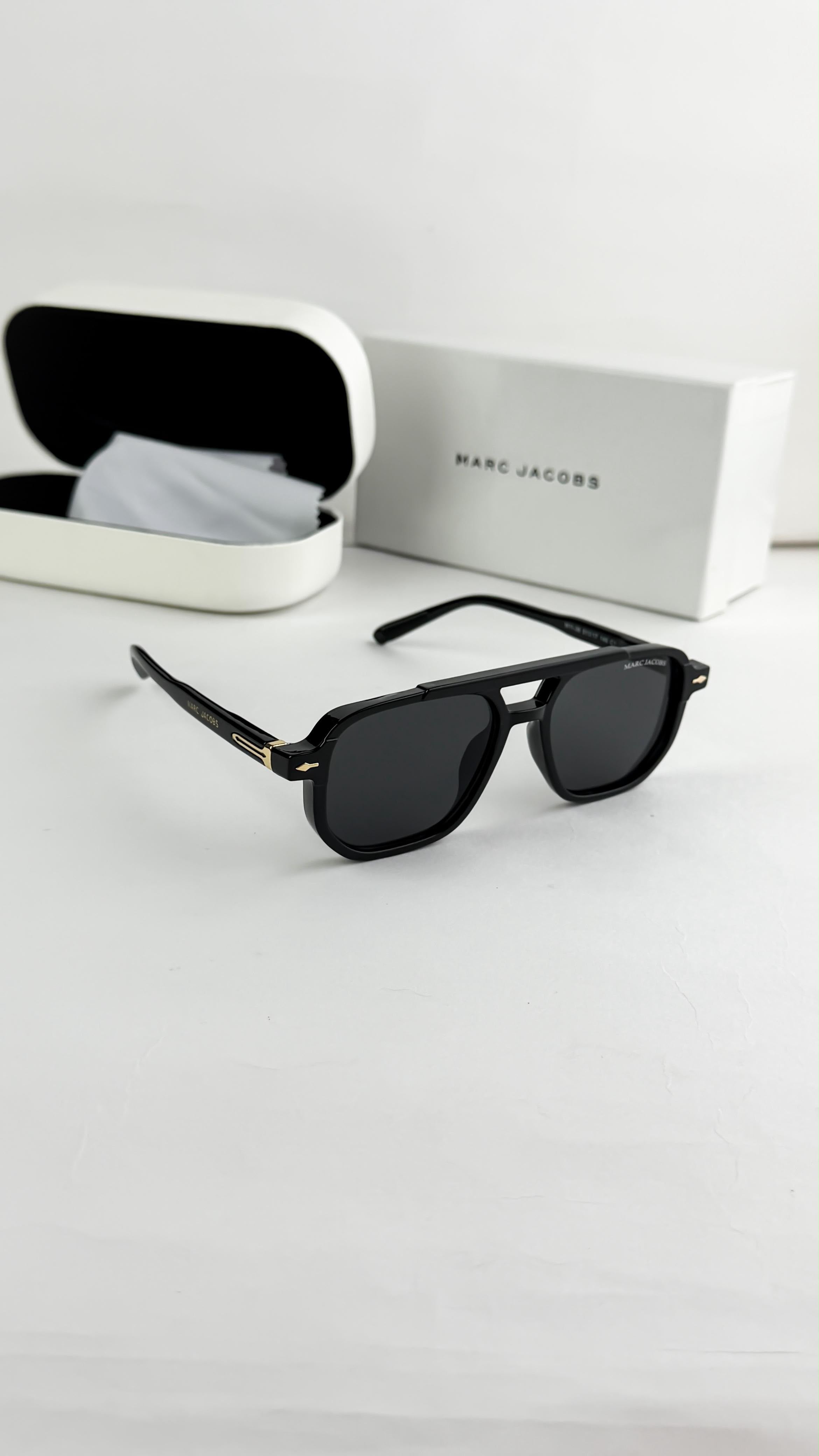 *MARC JACOBS BLACK 11-36ðŸ”¥ðŸ”¥ðŸ”¥FULL DEMANDING ARTICLE ðŸ¥µðŸ¥µðŸ¥µ*