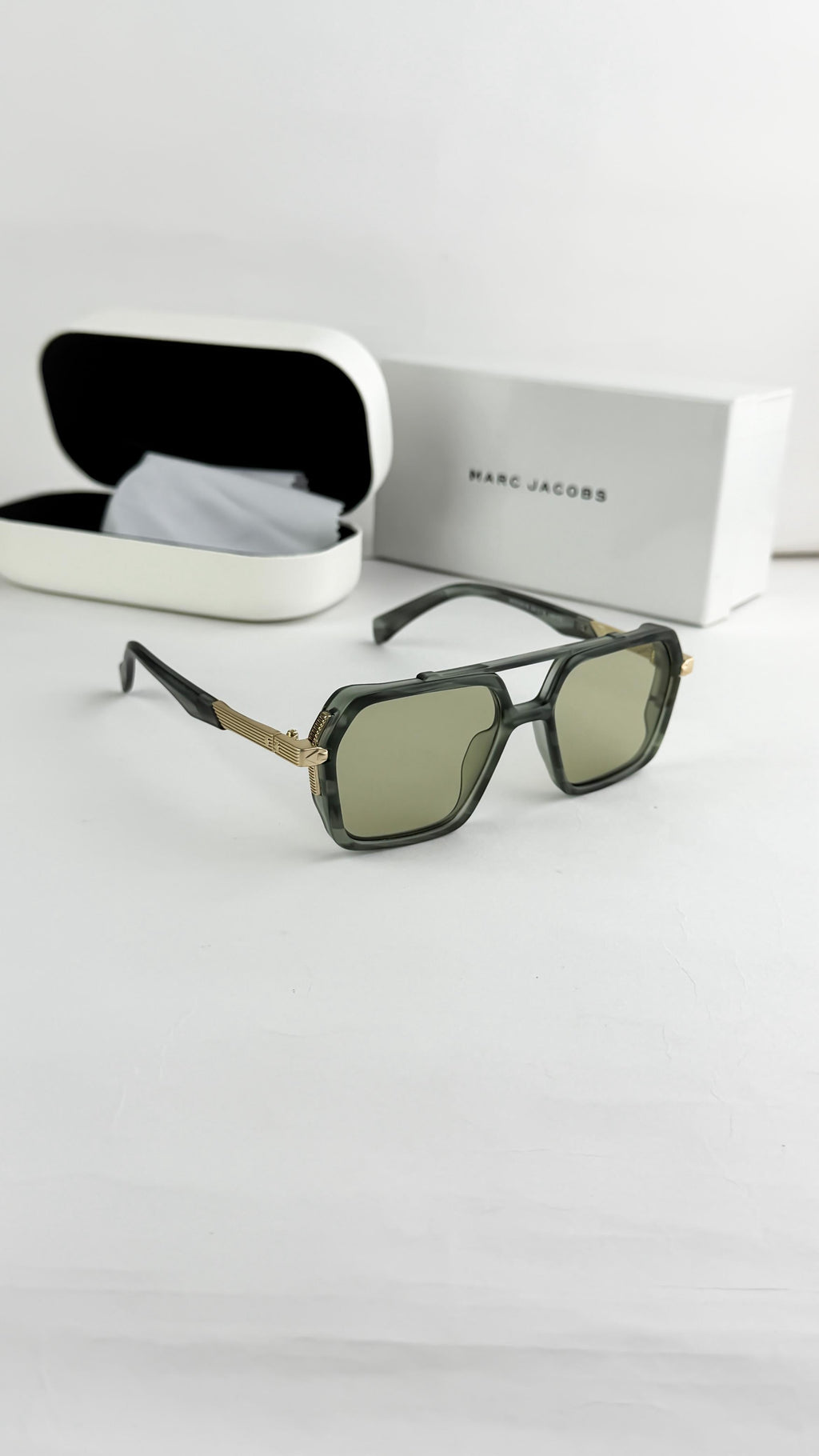 *MARC JACOBS GREEN 62016ðŸ”¥ðŸ”¥ðŸ”¥*