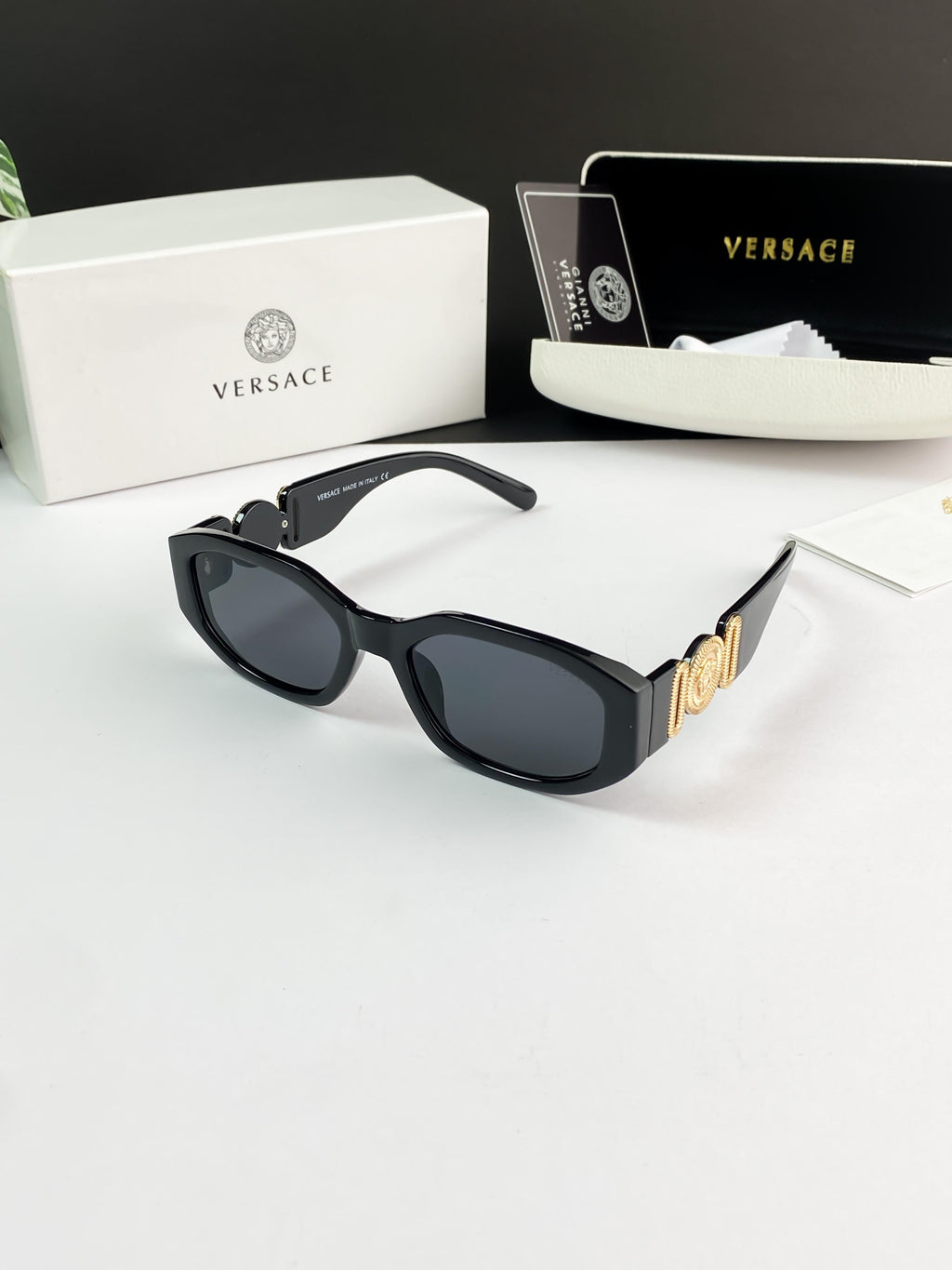 *VERSACE GOLD BLACK 4361ðŸ”¥ðŸ”¥ðŸ”¥STORE ARTICLE ðŸ¥µðŸ¥µðŸ¥µ*