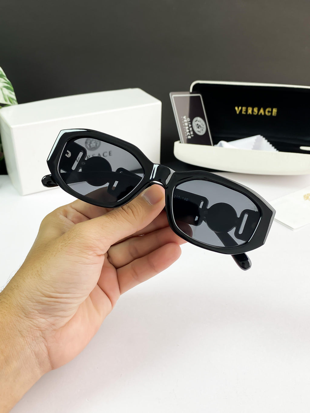 *VERSACE GOLD BLACK 4361ðŸ”¥ðŸ”¥ðŸ”¥STORE ARTICLE ðŸ¥µðŸ¥µðŸ¥µ*