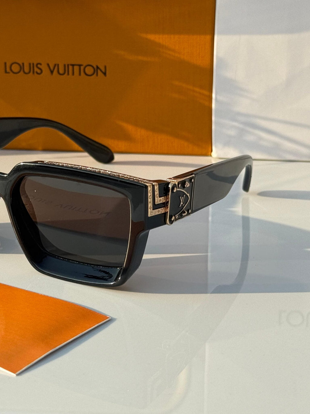 Louis Vuitton Gold ðŸª™ Black ðŸ–¤