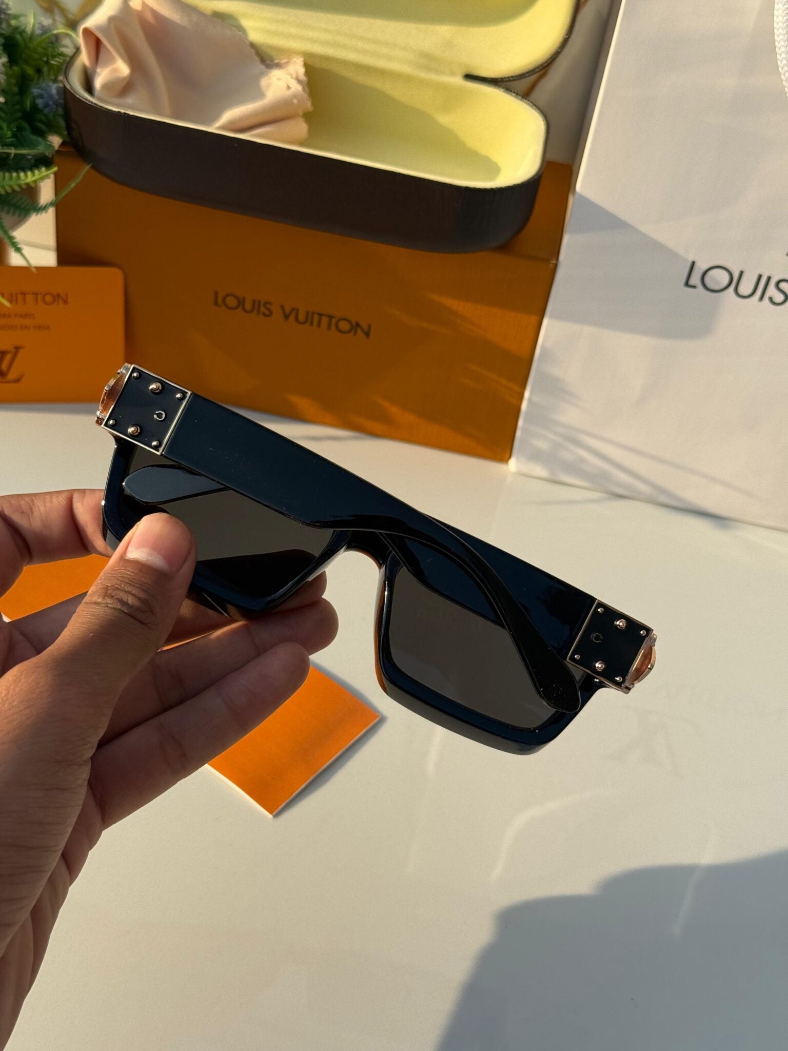 Louis Vuitton Gold ðŸª™ Black ðŸ–¤