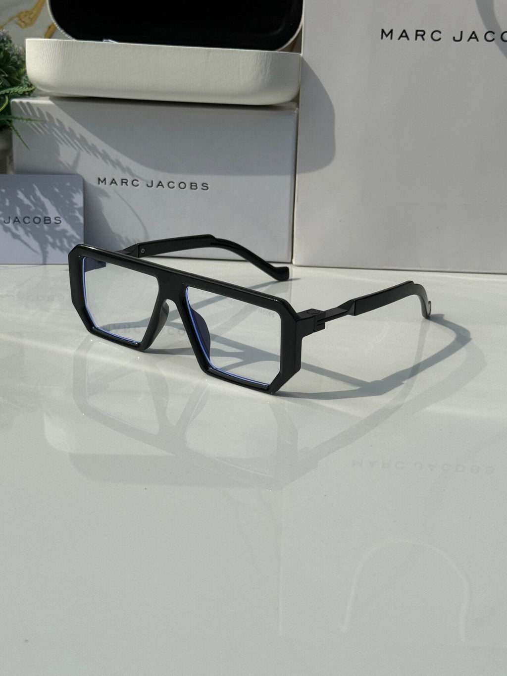 Shahid kapoor marc jacobs black frame