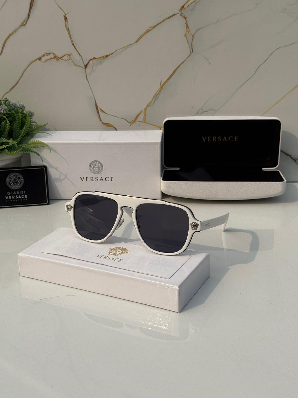 *Versace white*ðŸ”¥ðŸš¨