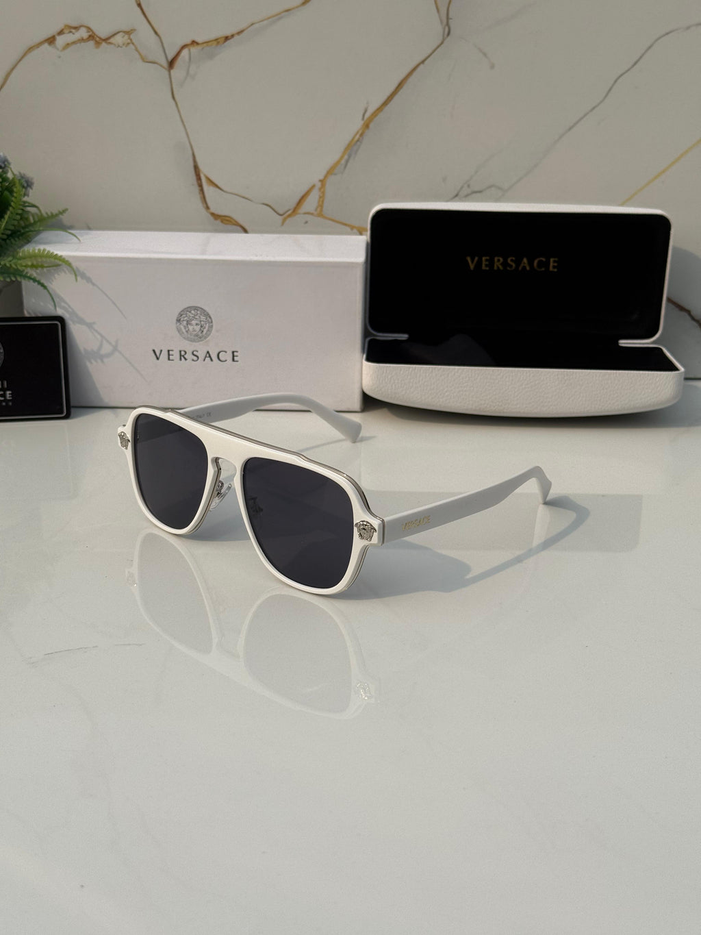 *Versace white*ðŸ”¥ðŸš¨