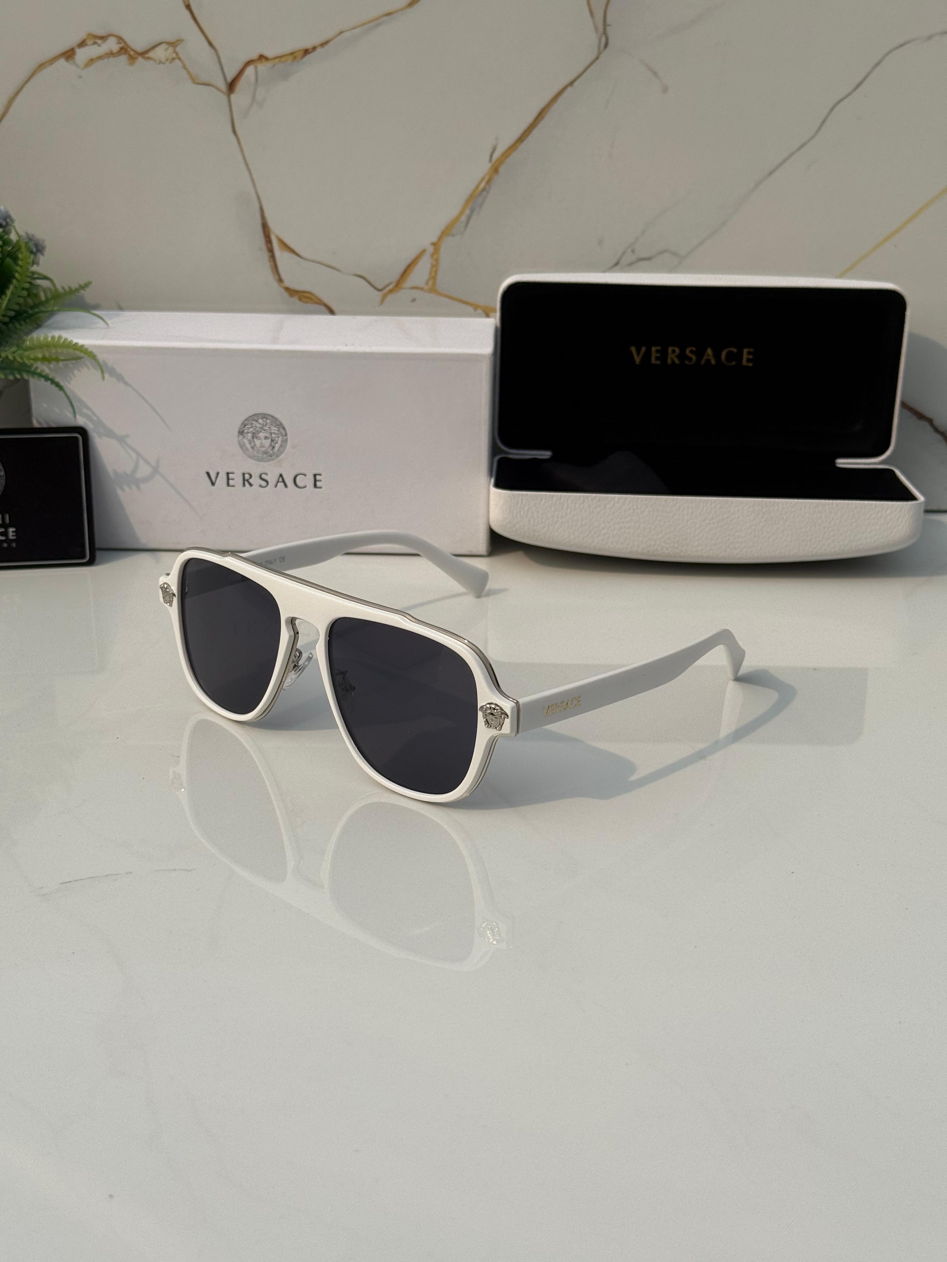 *Versace white*ðŸ”¥ðŸš¨