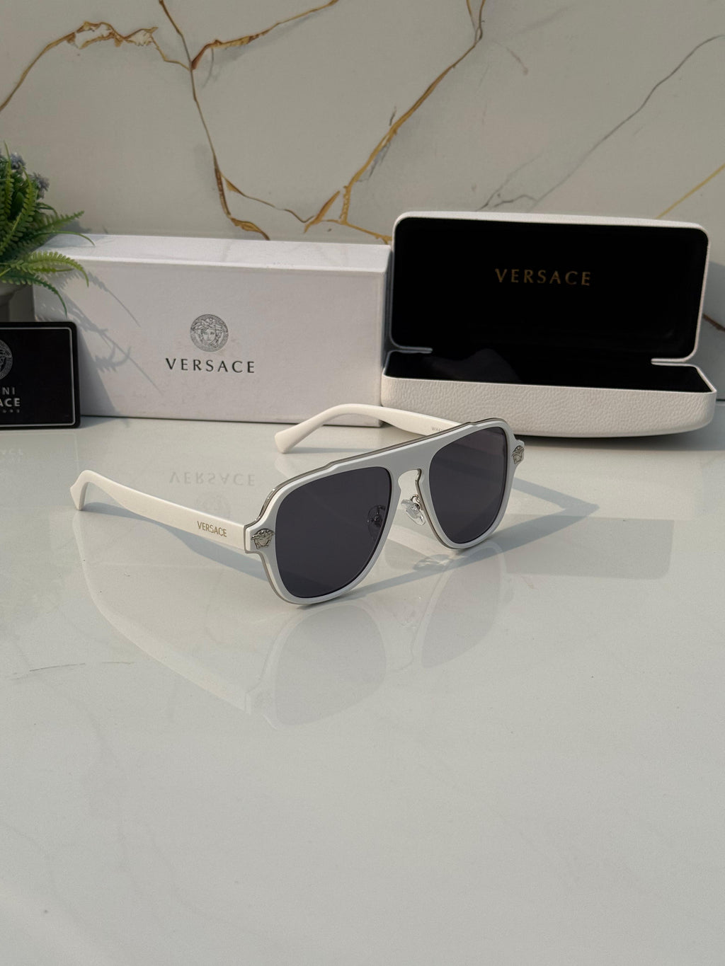 *Versace white*ðŸ”¥ðŸš¨
