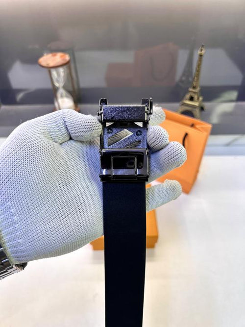 Louis Vuittion Grey Black Belt 917